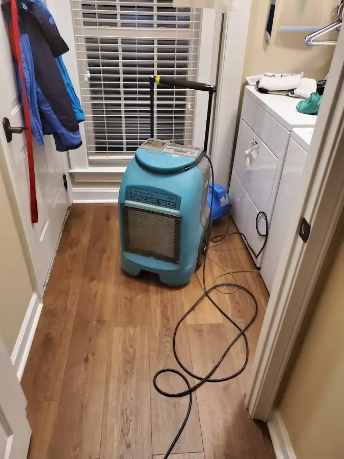 Commercial dehumidifier deployed for Crawl Space Restoration in Des Moines